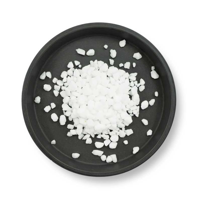 Dishwasher salt in the form of crystals is industrial salt.
It is suitable for all water hardness levels. In addition to softening the water, it also serves to